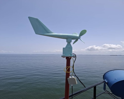 Anemometer installation on vessel